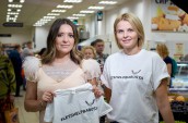 Фонд Let’s help провів шосту хвилю флешмобу #letshelpbabusya по всій Україні
