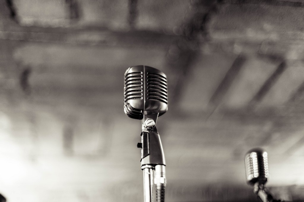 microphone-933057_1280