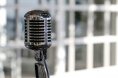 microphone-5340340_1280