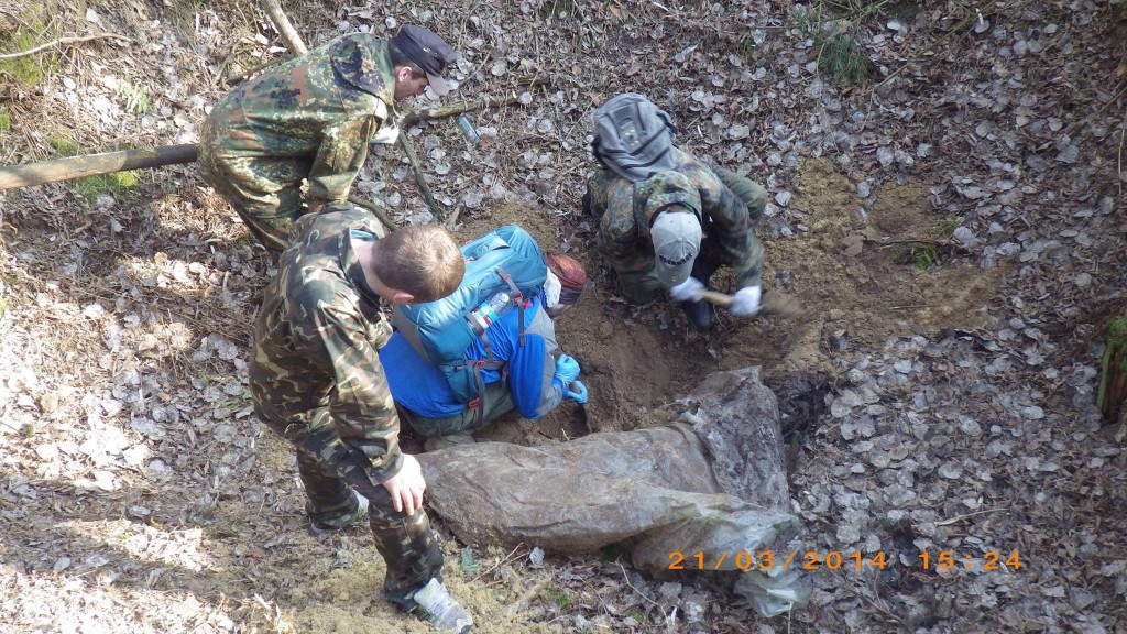 Одна із експедицій по пошуку зниклих майданівців. Фото: Пошукова ініціатива Майдану. 
