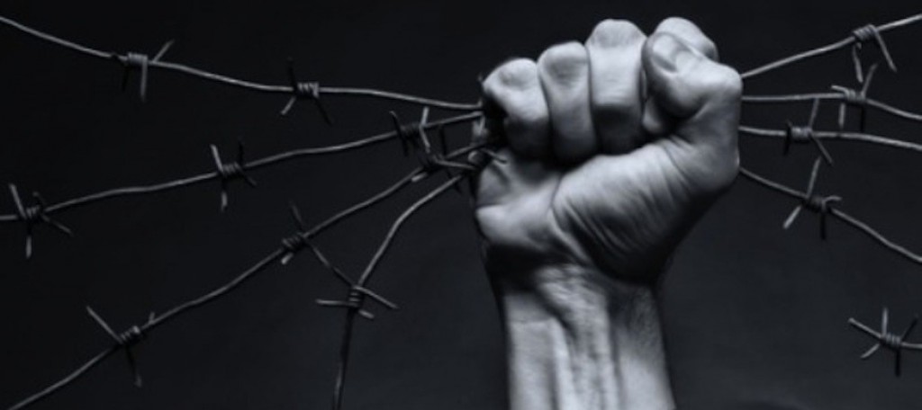 cropped-barbed-wire-in-hand-620x10001_orig