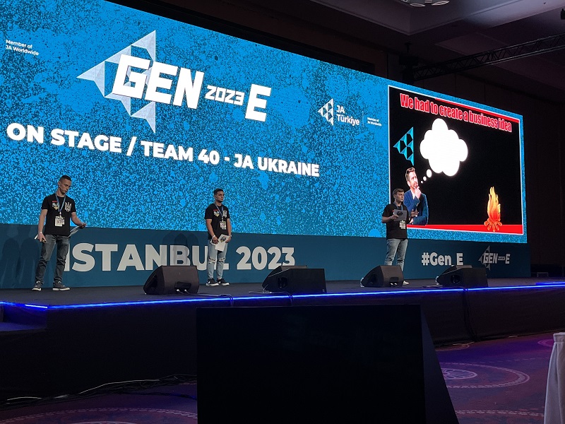 Warm Up Ukraine. Виступ на сцені під час Gen-E 2023