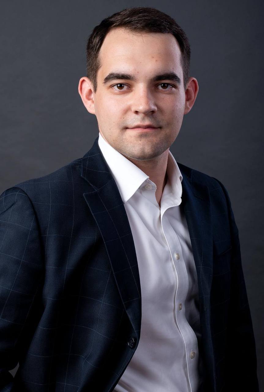 На фото: залучений експерт проєкту, юрист ГО «Стратегії та технології ефективного партнерства» Антон Стасік, м. Запоріжжя