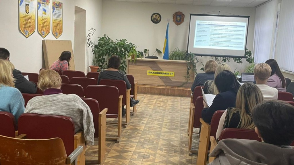 Белый Черный Бежевый Простой Корпоративный Засечки Презентация (12)