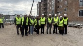 Делегація, яка оглядає будівельний майданчик житлового комплексу в місті Дубно – Дубненська міська рада.